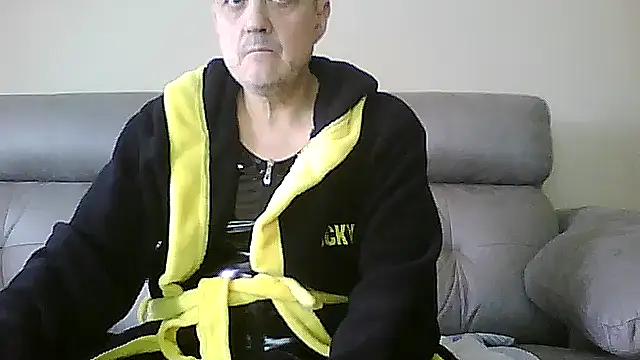 Snapshot of geli45 chatting on February 13, 2026, 11:32 am geli45 online show from February 13, 2026, 11:32 am