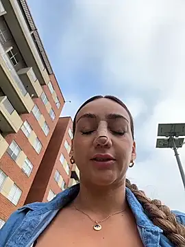 Ninabigtitied online show from April 14, 2026, 12:21 pm