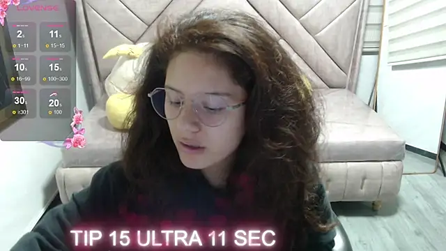 Velvet Moon V online show from December 19, 2025, 1:13 pm