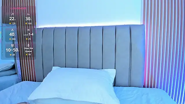 naishaa  online show from October 28, 2025, 6:51 pm