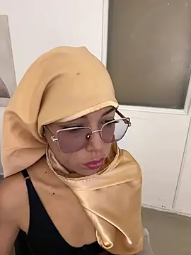 naishaa  online show from February 23, 2026, 6:41 pm