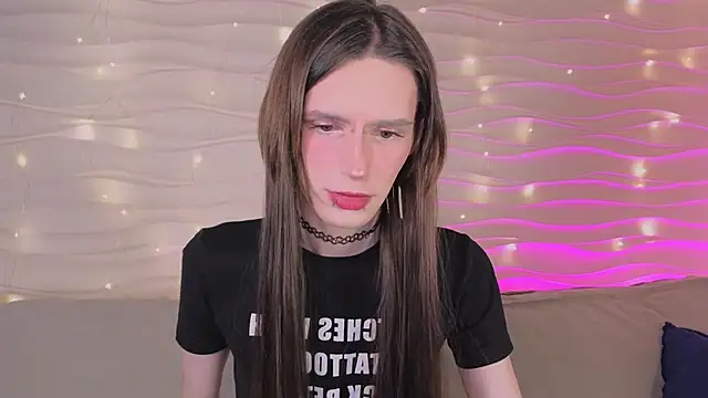 Snapshot of madi_snow chatting on January 17, 2026, 5:44 am madi snow online show from January 17, 2026, 5:44 am