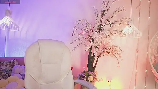 JadeSummerr online show from December 17, 2025, 11:37 am