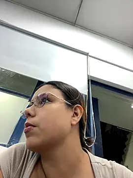 LICEET online show from October 6, 2025, 11:49 pm