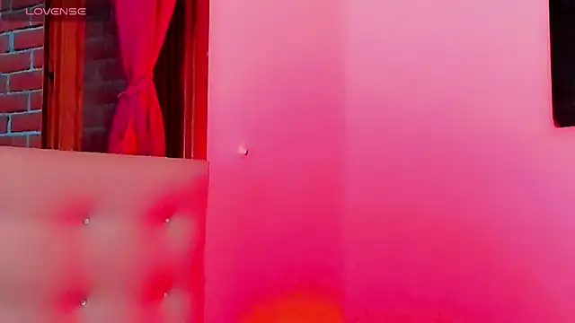 Baby FenixTS online show from April 13, 2026, 7:40 pm