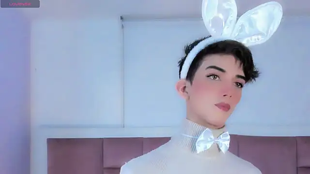 Baby FenixTS online show from October 28, 2025, 6:23 am