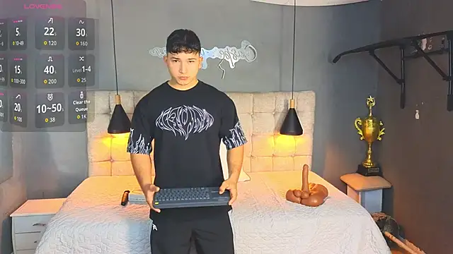 Snapshot of Horny_nick18 chatting on October 17, 2025, 11:34 am Horny nick18 online show from October 17, 2025, 11:34 am