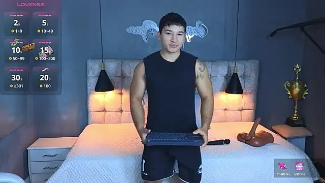 Snapshot of Horny_nick18 chatting on October 10, 2025, 12:06 pm Horny nick18 online show from October 10, 2025, 12:06 pm