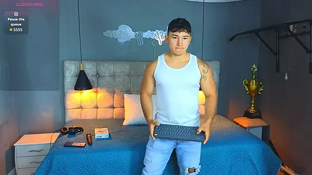 Snapshot of Horny_nick18 chatting on October 20, 2025, 12:38 pm Horny nick18 online show from October 20, 2025, 12:38 pm