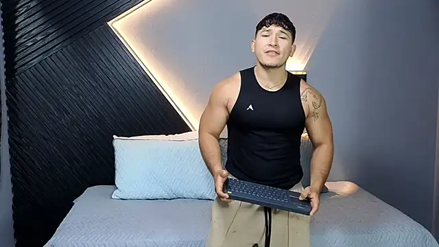 Horny nick18 online show from February 7, 2026, 12:57 pm