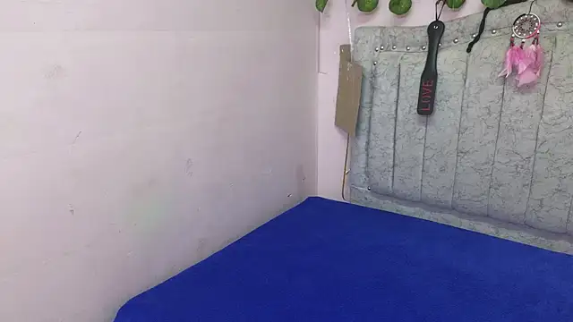 katalinathxandbritney1 online show from September 26, 2025, 10:16 pm