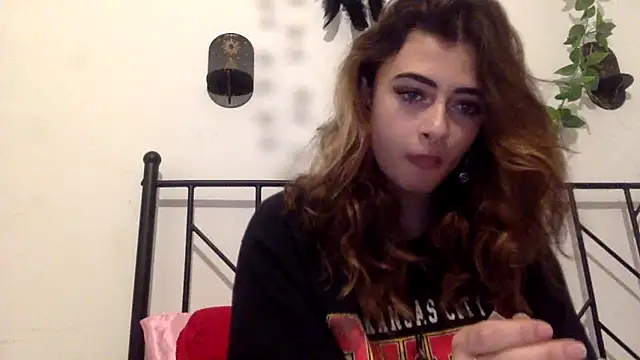 Snapshot of piccolaflo chatting on February 9, 2026, 5:22 pm piccolaflo online show from February 9, 2026, 5:22 pm