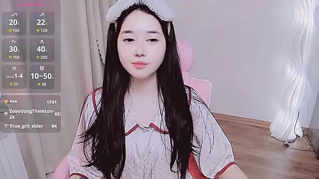 Snapshot of Miu-999 chatting on October 13, 2025, 2:18 pm Miu-999 online show from October 13, 2025, 2:18 pm