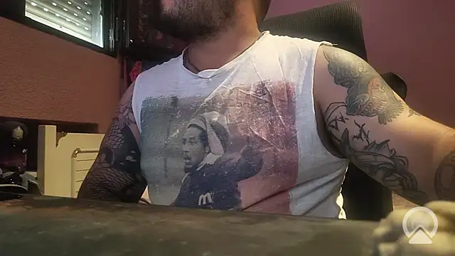 AdriMadriZZ online show from July 2, 2026, 7:47 am
