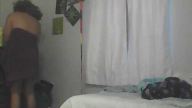 Snapshot of sarahkat86 chatting on May 3, 2026, 11:15 am sarahkat86 online show from May 3, 2026, 11:15 am