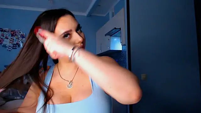 NikiWhite online show from October 8, 2025, 10:06 am