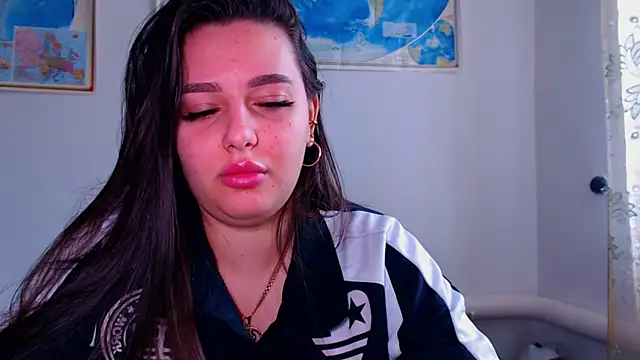 NikiWhite online show from November 13, 2025, 9:13 am