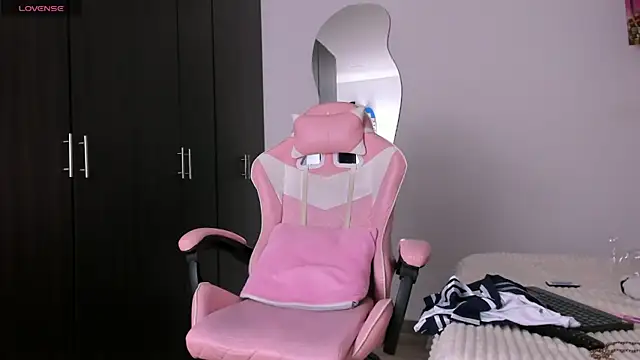 kendal hot01 online show from March 31, 2026, 5:26 pm