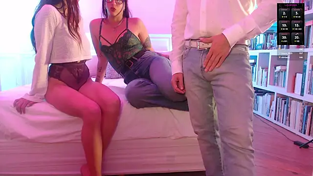 friendswithben33 online show from April 10, 2026, 11:12 pm