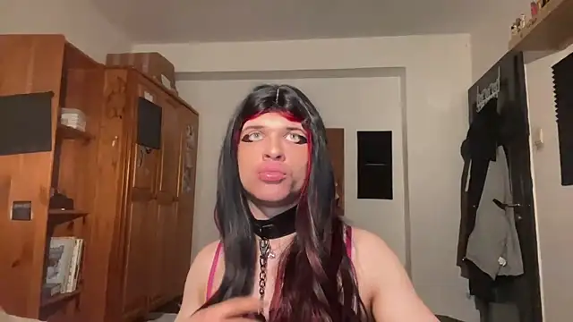 Snapshot of emilydee666 chatting on October 23, 2025, 10:19 pm emilydee666 online show from October 23, 2025, 10:19 pm