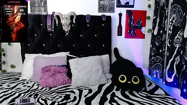 Snapshot of mayaREDdoll chatting on November 25, 2025, 6:47 am mayaREDdoll online show from November 25, 2025, 6:47 am