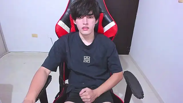 Snapshot of eren_188 chatting on February 21, 2026, 5:04 pm eren 188 online show from February 21, 2026, 5:04 pm