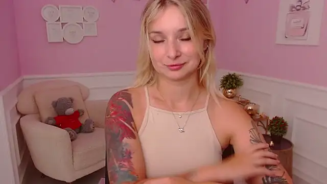 LilFleurish online show from July 8, 2026, 4:24 am