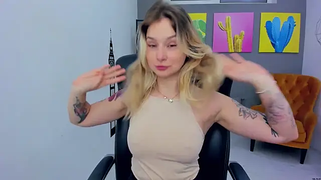 Snapshot of LilFleurish chatting on April 13, 2026, 4:27 am LilFleurish online show from April 13, 2026, 4:27 am