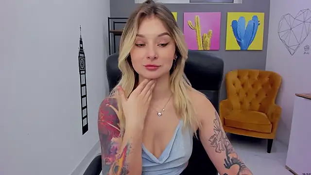 Snapshot of LilFleurish chatting on March 30, 2026, 4:25 am LilFleurish online show from March 30, 2026, 4:25 am