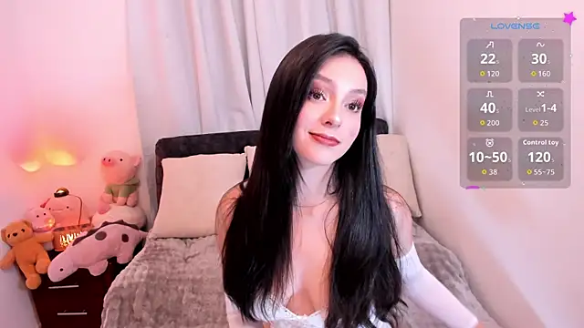 sarah saenz  online show from April 8, 2026, 5:53 am