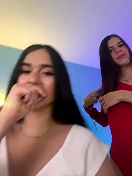 alejandrodolls online show from December 19, 2025, 8:22 pm