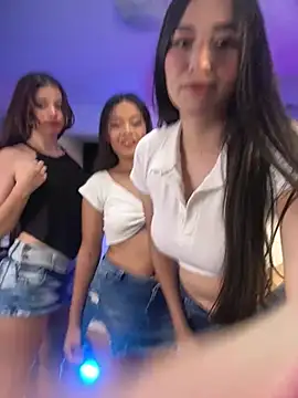 alejandrodolls online show from May 23, 2026, 7:13 pm