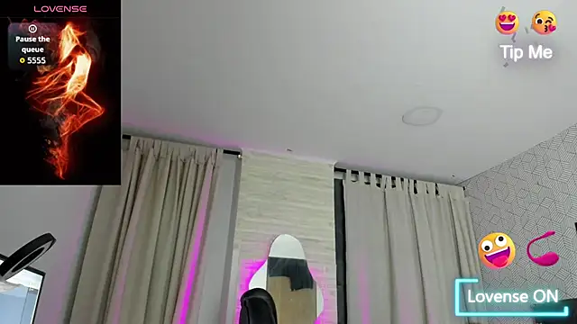 sweet  vanessa1 online show from October 2, 2025, 4:27 am