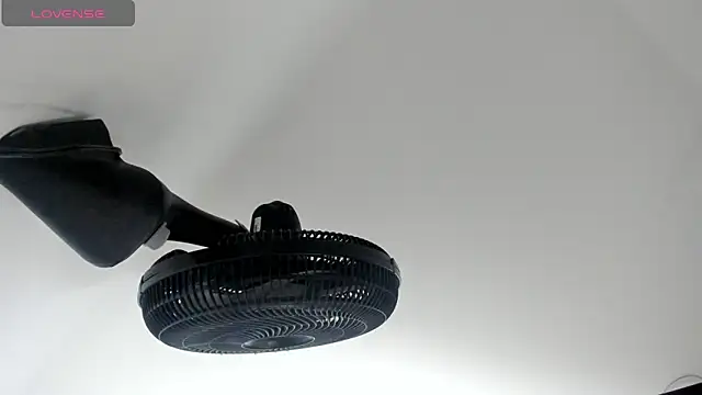 sweet  vanessa1 online show from September 16, 2025, 2:34 am