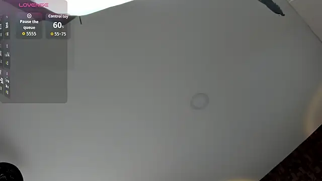 sweet  vanessa1 online show from February 14, 2026, 8:31 pm