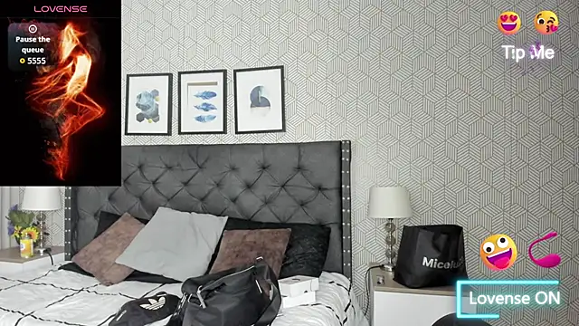 sweet  vanessa1 online show from October 17, 2025, 3:54 am