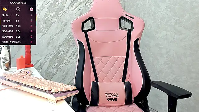 Snapshot of Melissaluvvv chatting on October 12, 2025, 11:44 am Melissaluvvv online show from October 12, 2025, 11:44 am