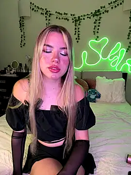 Snapshot of NastyaKiss1 chatting on September 22, 2025, 7:42 pm NastyaKiss1 online show from September 22, 2025, 7:42 pm