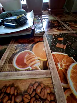 KicsikeKicsike online show from November 3, 2025, 2:42 pm