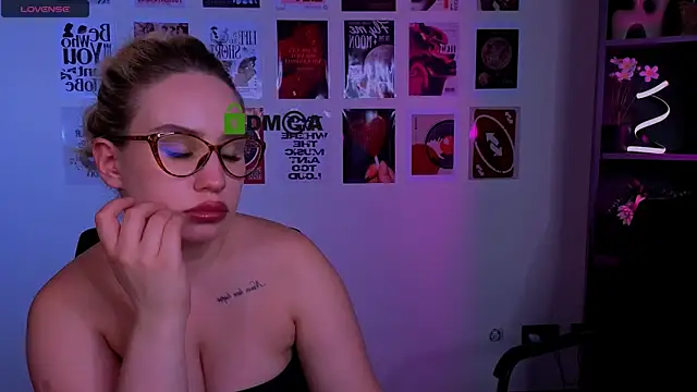 riley sanders online show from July 14, 2026, 2:05 am