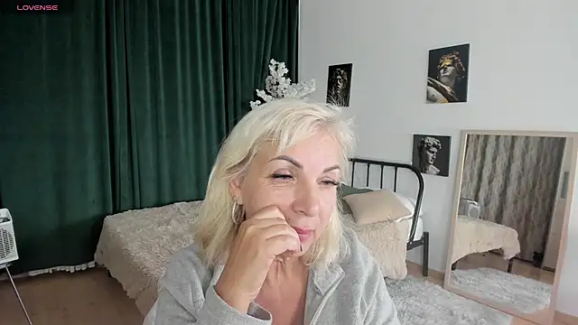 LiliaMoons online show from October 13, 2025, 11:34 am