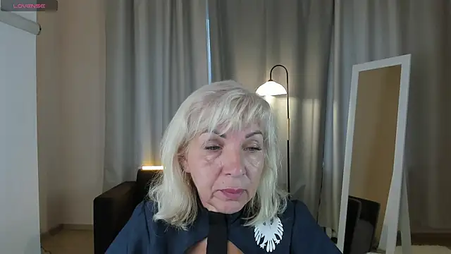 LiliaMoons online show from September 25, 2025, 11:16 am