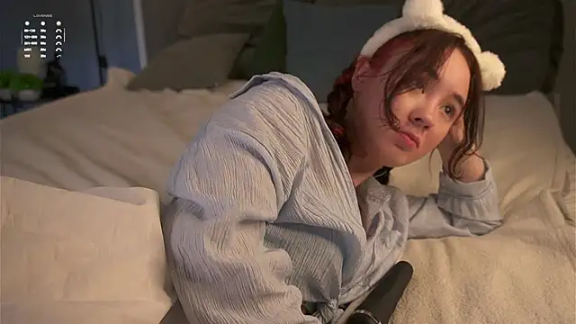 Snapshot of AlbertaClack chatting on September 24, 2025, 11:50 am AlbertaClack online show from September 24, 2025, 11:50 am