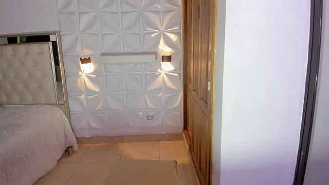 Wyatt Rose online show from December 4, 2025, 3:38 am