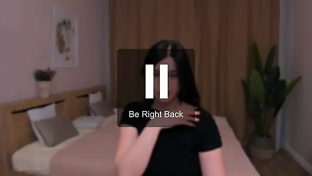 lil angel  online show from February 5, 2026, 12:17 am