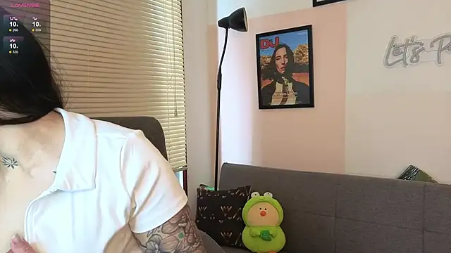 Snapshot of SujannaVarma_ chatting on November 9, 2025, 7:29 pm SujannaVarma online show from November 9, 2025, 7:29 pm