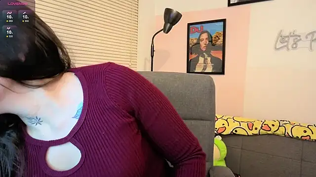 Snapshot of SujannaVarma_ chatting on November 27, 2025, 10:43 pm SujannaVarma online show from November 27, 2025, 10:43 pm