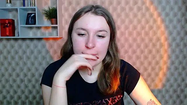 JuliaTopp  online show from January 19, 2026, 7:56 am