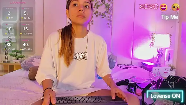 mia rousse25 online show from April 15, 2026, 2:06 am