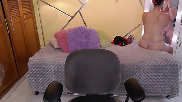 shirleyrojas online show from October 29, 2025, 7:46 pm